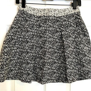 Banana Republic Women's Size 4 Black and White Tweed Pleated A-Line Skirt